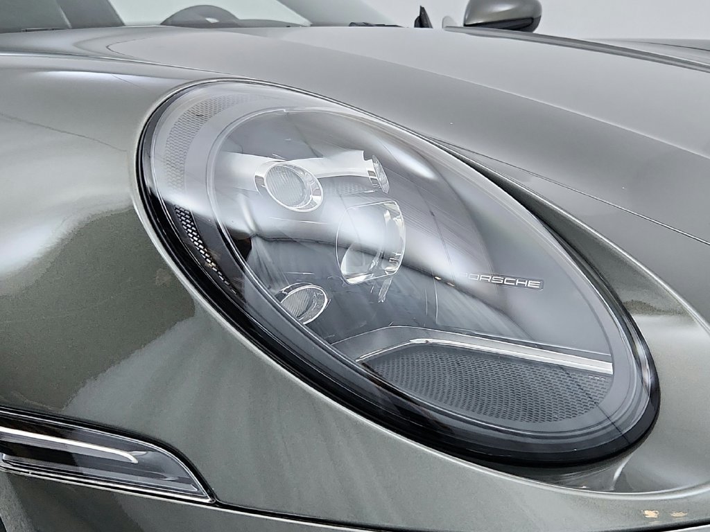 Used 2021 Porsche 911 Carrera S RWD image 38