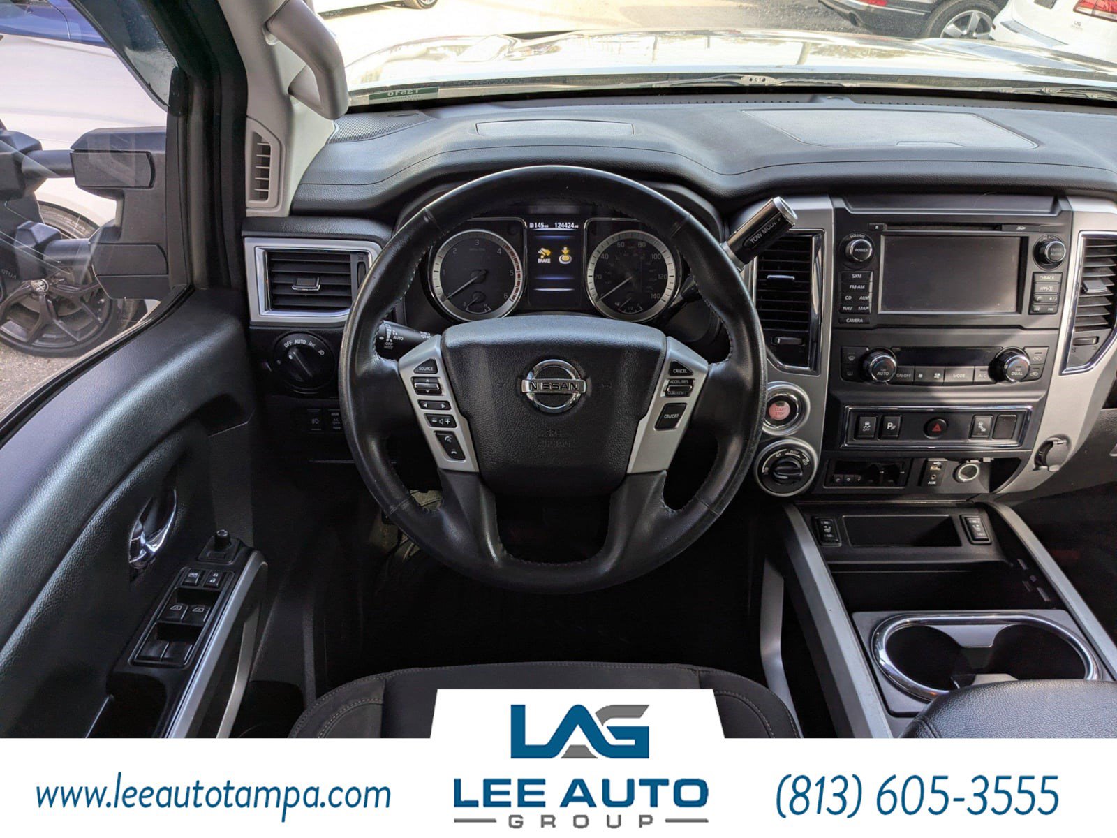 Used 2017 Nissan Titan SV AWD/4WD image 13