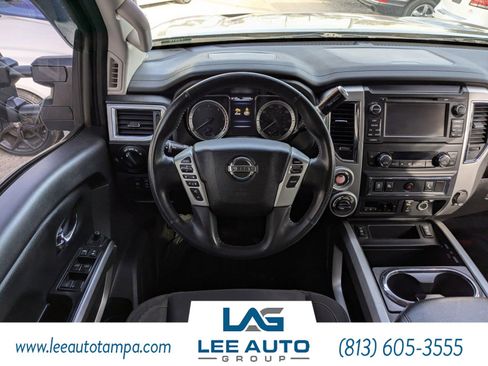 Used 2017 Nissan Titan SV AWD/4WD image 13