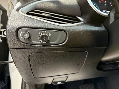 Used 2022 Chevrolet Malibu LT image 22