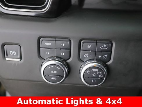 Used 2025 GMC Sierra 1500 AT4 w/ AT4 Premium Package image 21