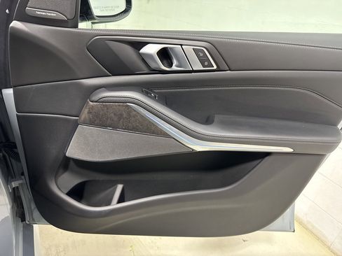 Used 2025 BMW X5 xDrive40i w/ M Sport Package image 44