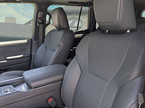 Certified 2026 Lexus GX 550 w/ Accessory Package (2T) AWD/4WD image 7