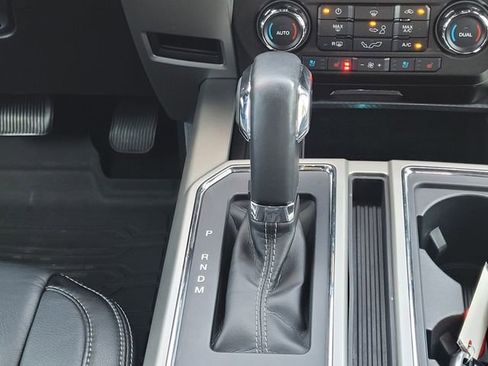 Used 2020 Ford F150 Lariat RWD image 19