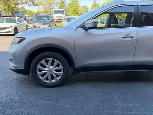 Used 2017 Nissan Rogue S w/ S Appearance Package AWD/4WD image 11