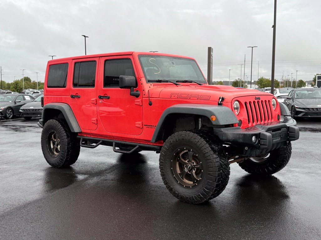 Used 2013 Jeep Wrangler Unlimited Sahara AWD/4WD image 3