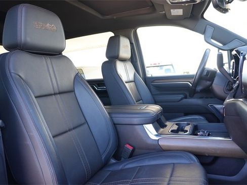 Used 2024 Chevrolet Silverado 2500 High Country w/ Technology Package image 16