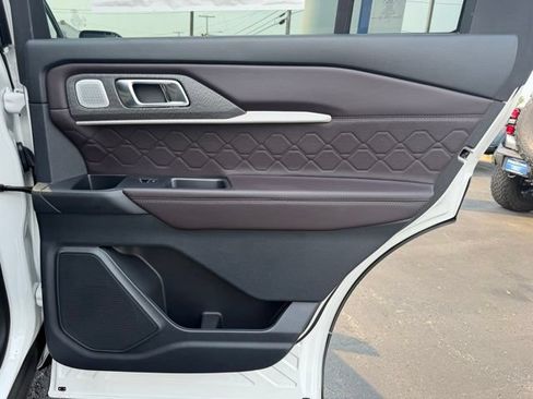 New 2026 Ford Explorer Platinum w/ LUX Leather Package AWD/4WD image 30