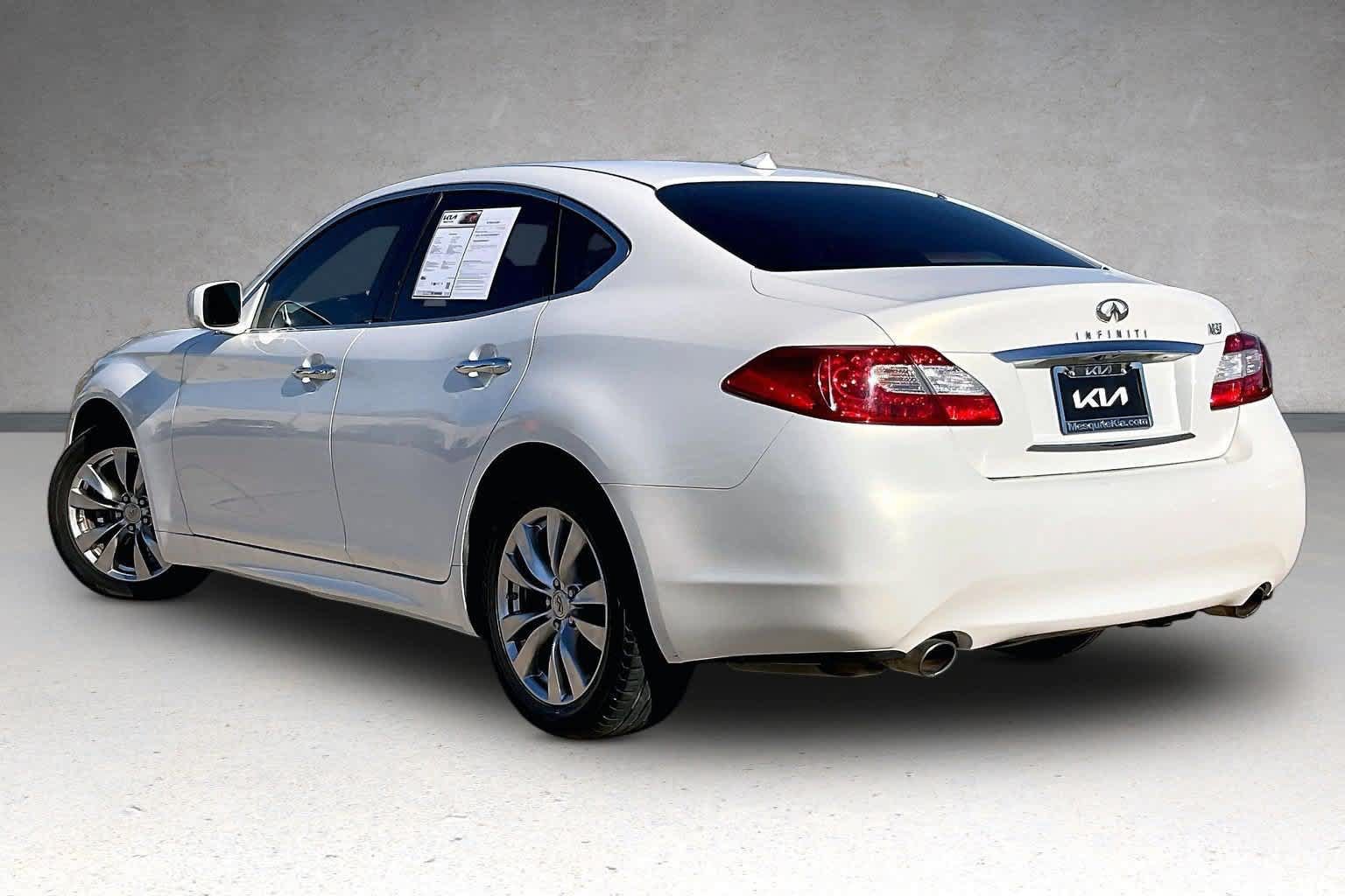 Used 2012 INFINITI M37 w/ Premium Pkg RWD image 4