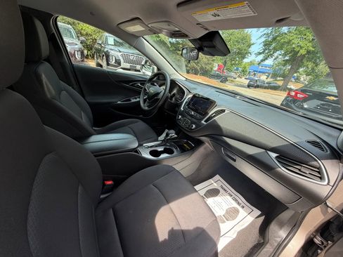 Used 2024 Chevrolet Malibu LT FWD image 11
