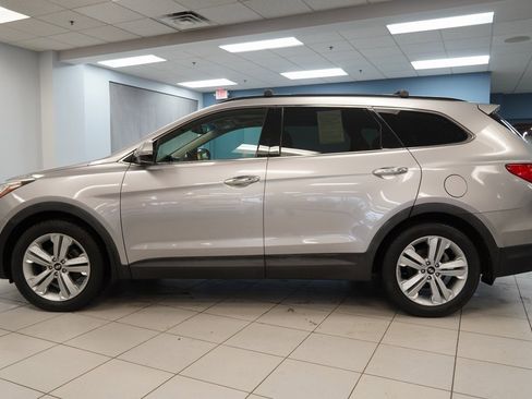 Used 2016 Hyundai Santa Fe SE w/ Option Group 03 image 2
