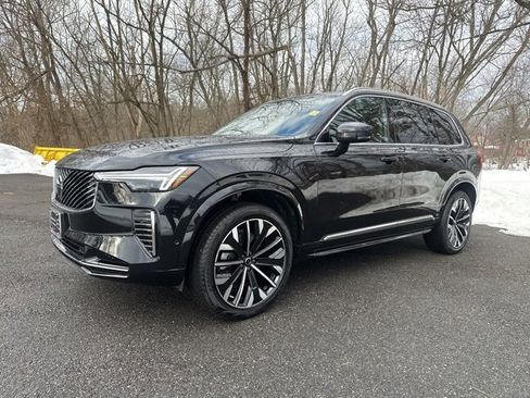 Certified 2025 Volvo XC90 B5 Plus image 4