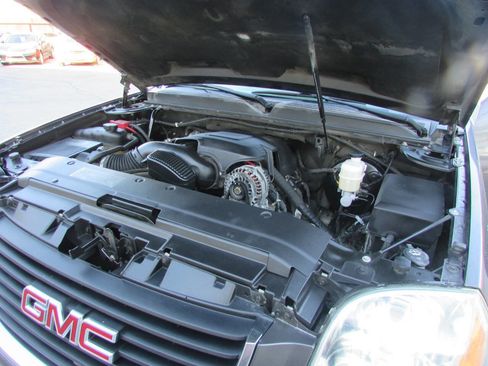 Used 2010 GMC Yukon XL SLT image 27