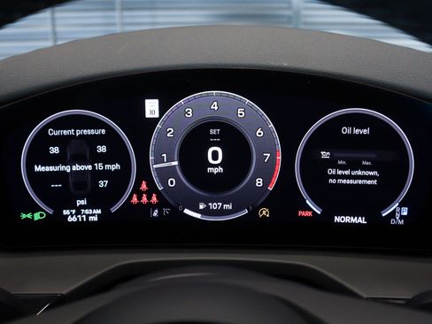 Certified 2025 Porsche Panamera image 16