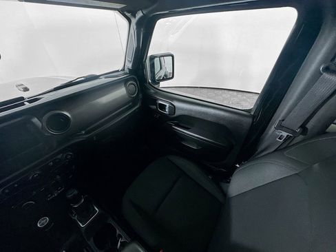 Used 2022 Jeep Wrangler Sport S image 11