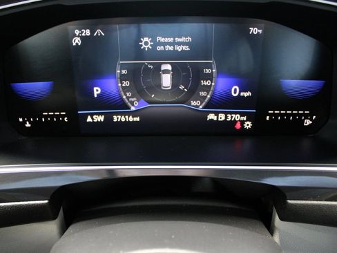 Used 2024 Volkswagen Tiguan SE AWD/4WD image 19