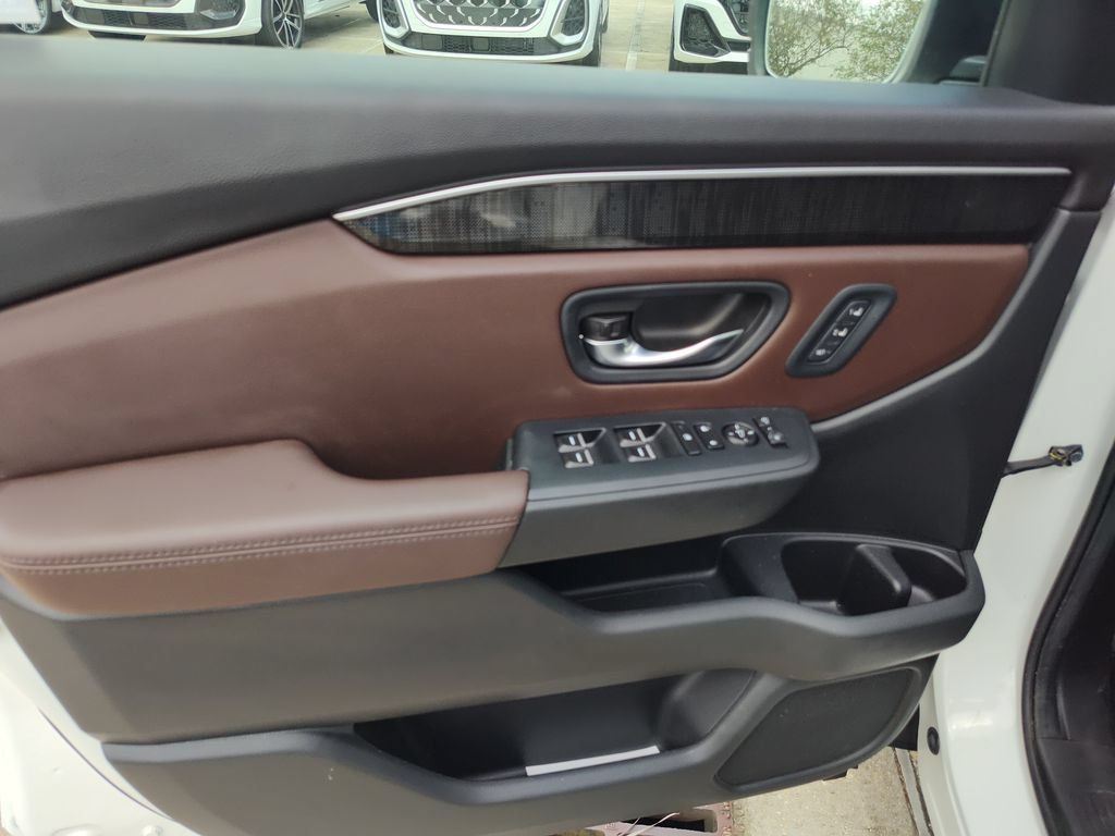 Used 2023 Honda Pilot Elite image 21