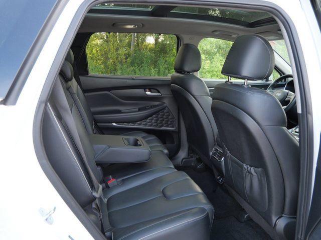 Used 2023 Hyundai Santa Fe Limited AWD/4WD image 9
