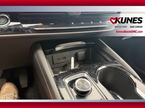 Used 2024 Buick Envision Preferred AWD/4WD image 18