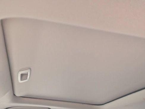 Used 2025 Nissan Altima 2.5 SL FWD image 12