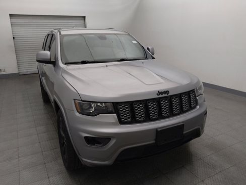 Used 2019 Jeep Grand Cherokee Altitude RWD image 14