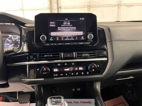 Used 2025 Nissan Pathfinder SV FWD image 44