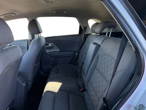 Used 2019 Kia Niro LX image 11