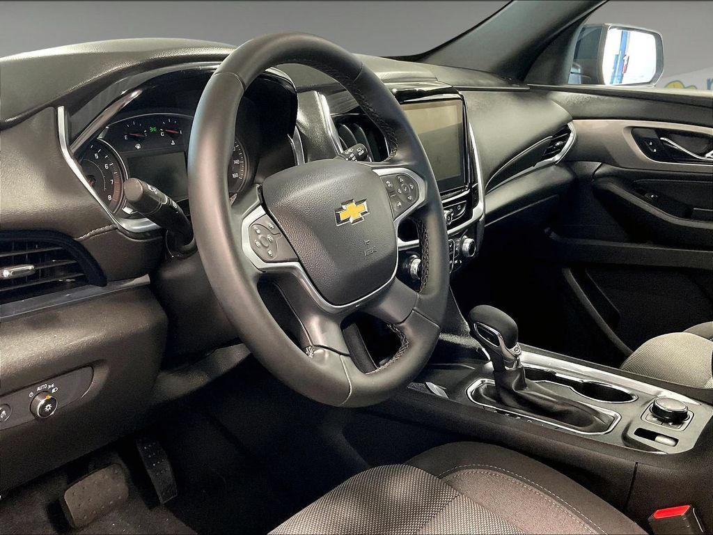 Used 2023 Chevrolet Traverse LT AWD/4WD image 8