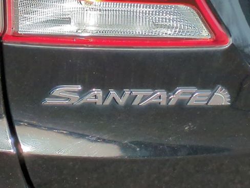 Used 2017 Hyundai Santa Fe Limited image 12