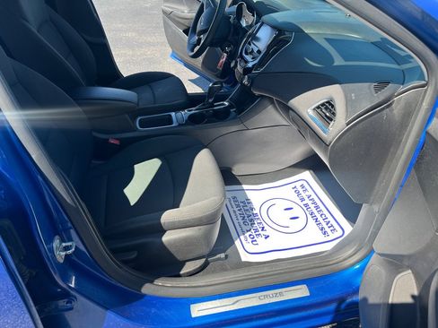 Used 2016 Chevrolet Cruze LT FWD image 21