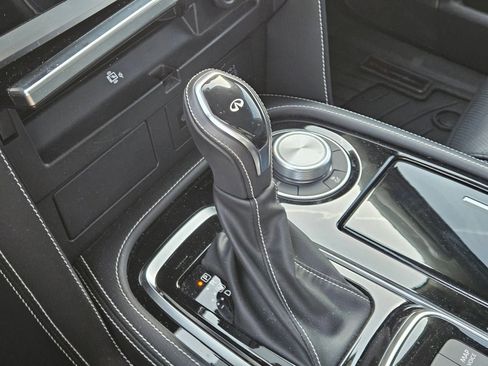 Used 2022 INFINITI QX80 Premium Select w/ All-Season Package image 19