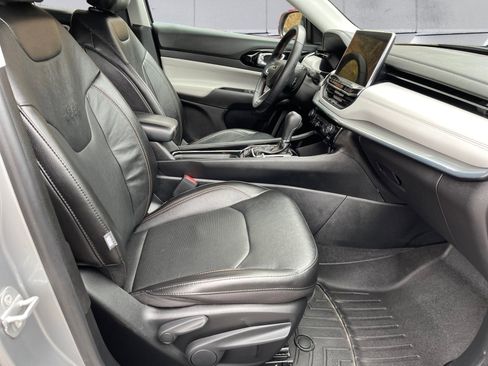 Used 2022 Jeep Compass Limited image 16