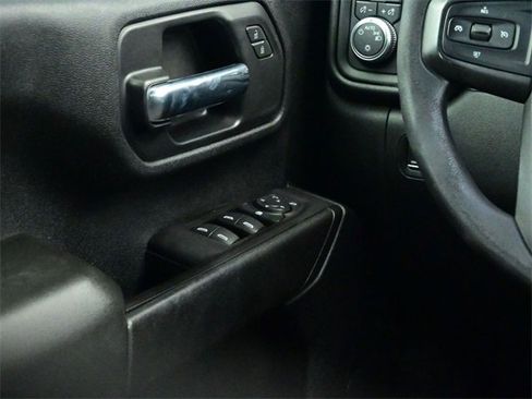 Used 2020 GMC Sierra 2500 4x4 Crew Cab w/ Convenience Package image 11