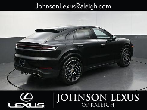Used 2024 Porsche Cayenne Coupe AWD/4WD image 9