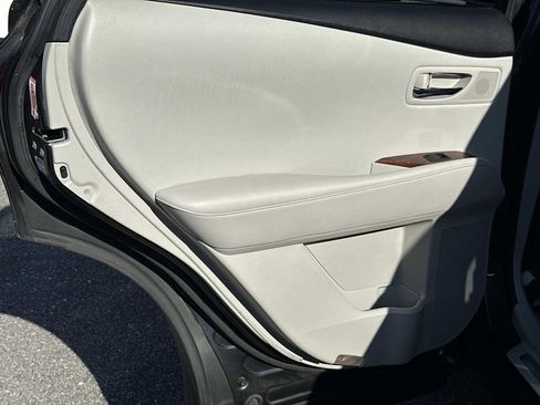 Used 2011 Lexus RX 350 2WD w/ Luxury Pkg image 29