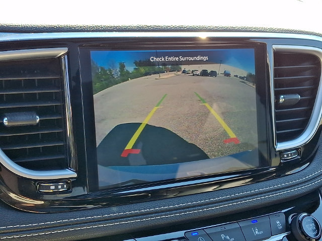 Used 2025 Chrysler Pacifica Limited FWD image 4