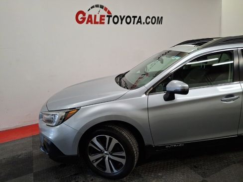 Used 2018 Subaru Outback 2.5i Limited image 4