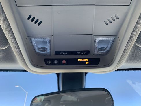 Used 2018 Chevrolet Equinox LT image 20