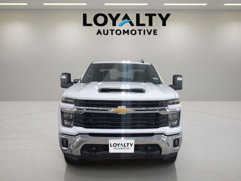Used 2025 Chevrolet Silverado 2500 LT w/ Convenience Package image 8