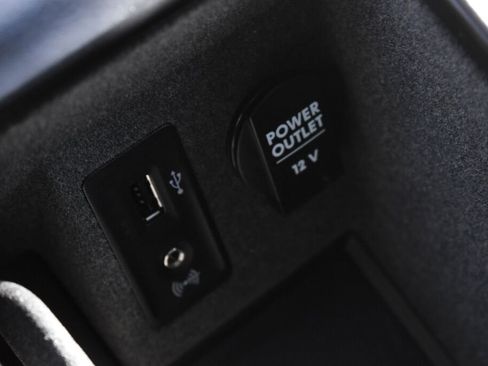 Used 2018 Porsche Macan Sport Edition image 31