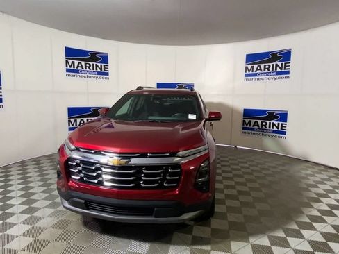 Used 2025 Chevrolet Equinox LT FWD image 5