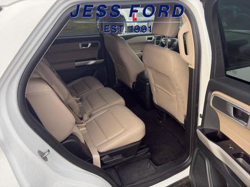 Used 2024 Ford Explorer XLT w/ Equipment Group 202A image 11
