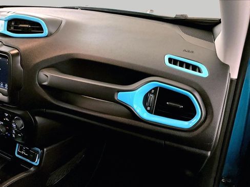 Used 2021 Jeep Renegade Latitude image 15