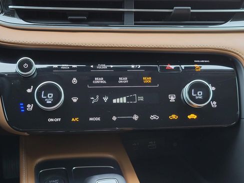 Used 2023 INFINITI QX60 Sensory w/ Vision Package image 32