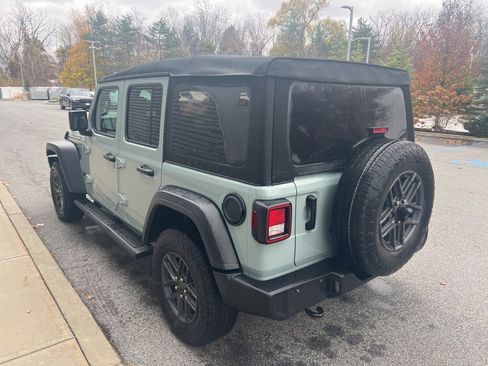 Used 2024 Jeep Wrangler Sport S image 37