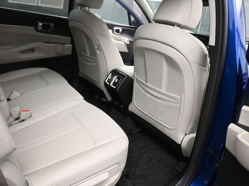 Used 2022 Kia Sorento S w/ Panoramic Sunroof Package image 46