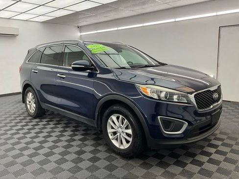 Used 2016 Kia Sorento FWD image 2