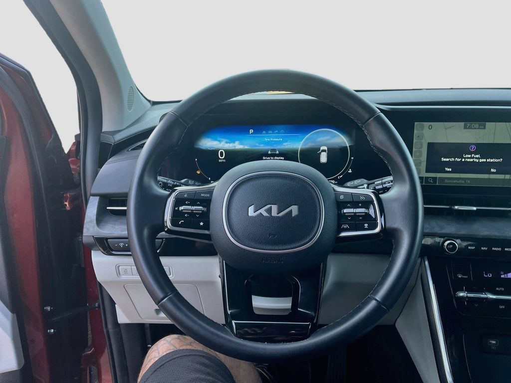 Used 2024 Kia Carnival SX FWD image 11