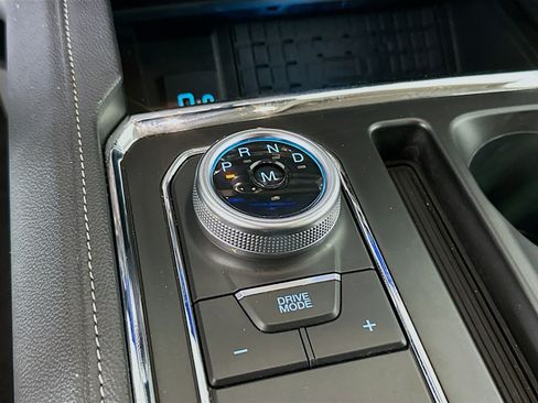 Used 2024 Ford Expedition Max XLT image 25