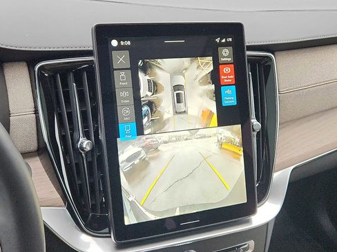 Used 2026 Volvo XC90 B6 Ultra w/ Lounge Package image 16